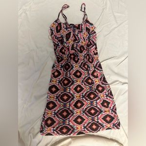 Geomettic pink dress - comfy and above knee